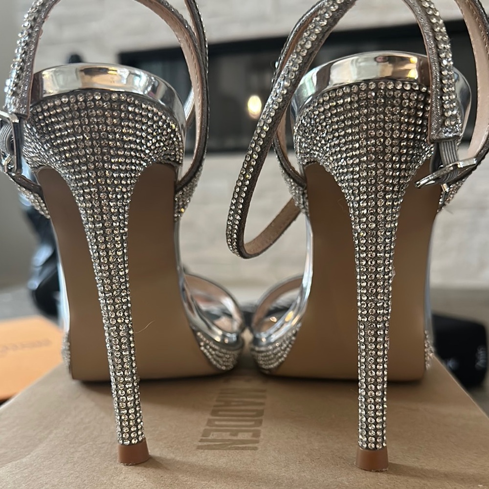 Steve Madden Silver Rhinestone Heels 8.5 - Picture 5 of 6